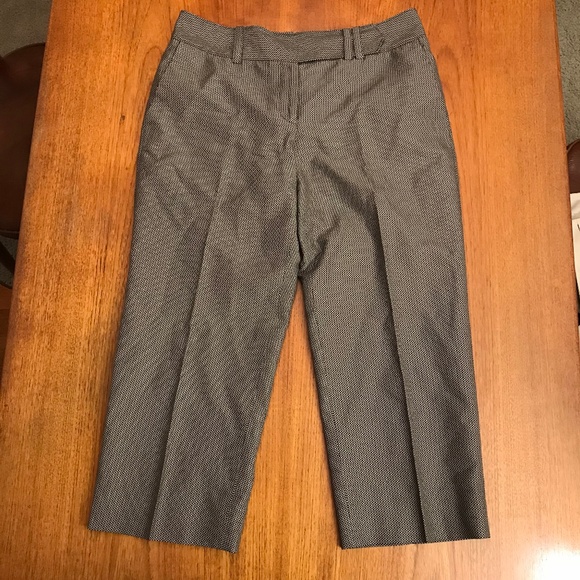 Ann Taylor Pants - FLASH SALE - $10 Ann Taylor Black & Tan Capris